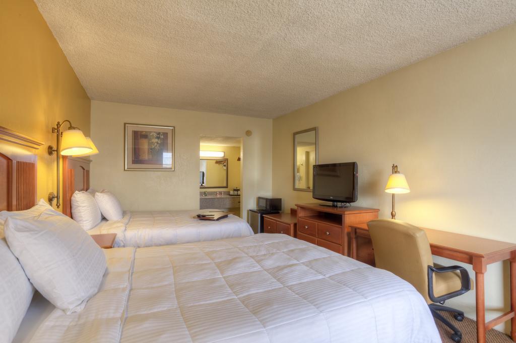 Econo Lodge Byron Habitación foto
