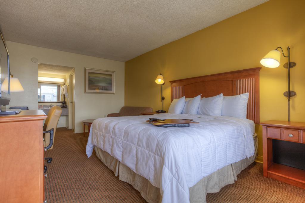 Econo Lodge Byron Habitación foto