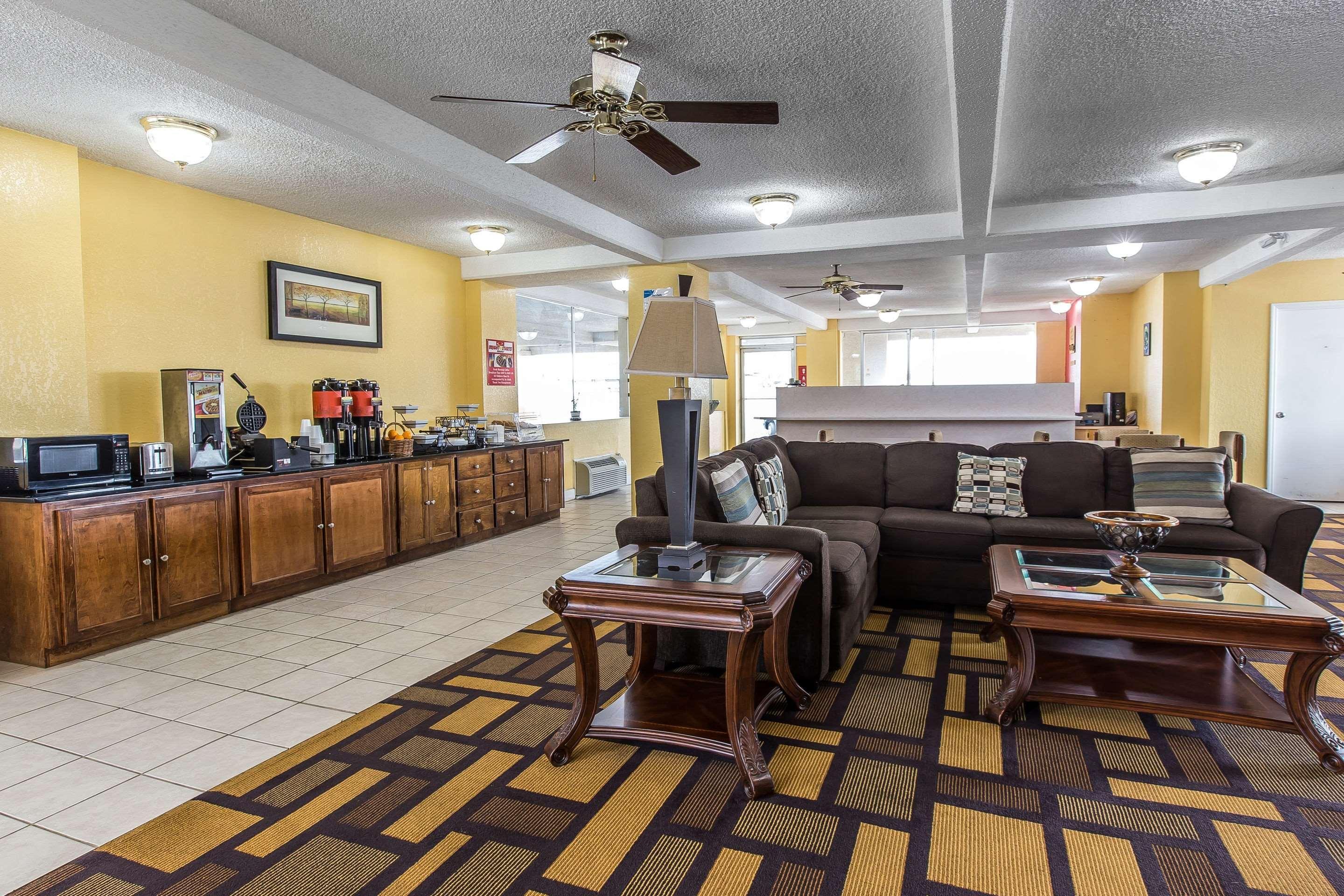 Econo Lodge Byron Exterior foto